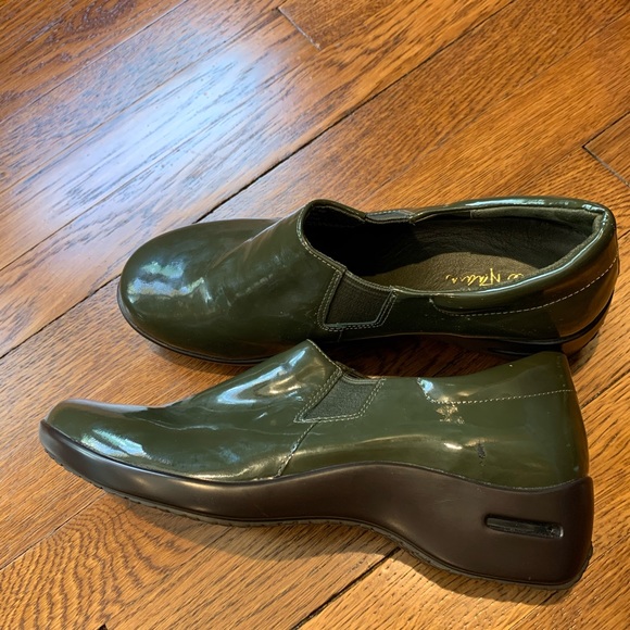 Women’s Cole Haan/Nike Air waterproof clogs - Picture 6 of 6